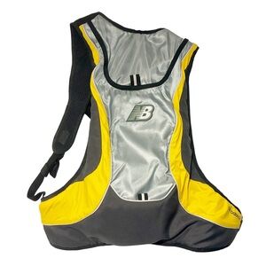 New Balance‎ Hydration Backpack Yellow Black Reflective Hiking Running NEW